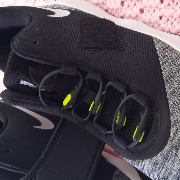 Boys Nike Athletic Shoes - Picture 3 of 8